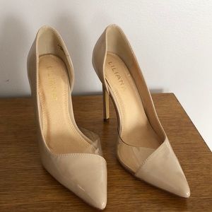 Nude pumps